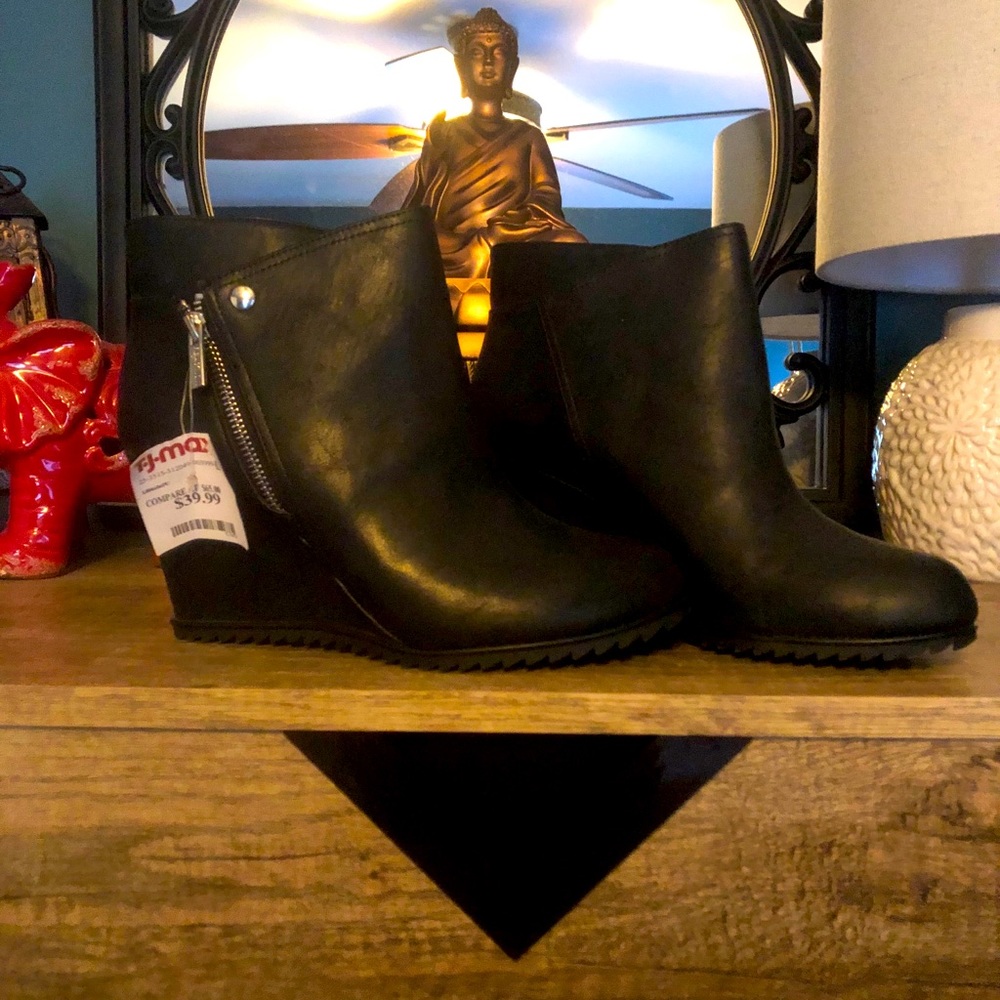 Leather booties
